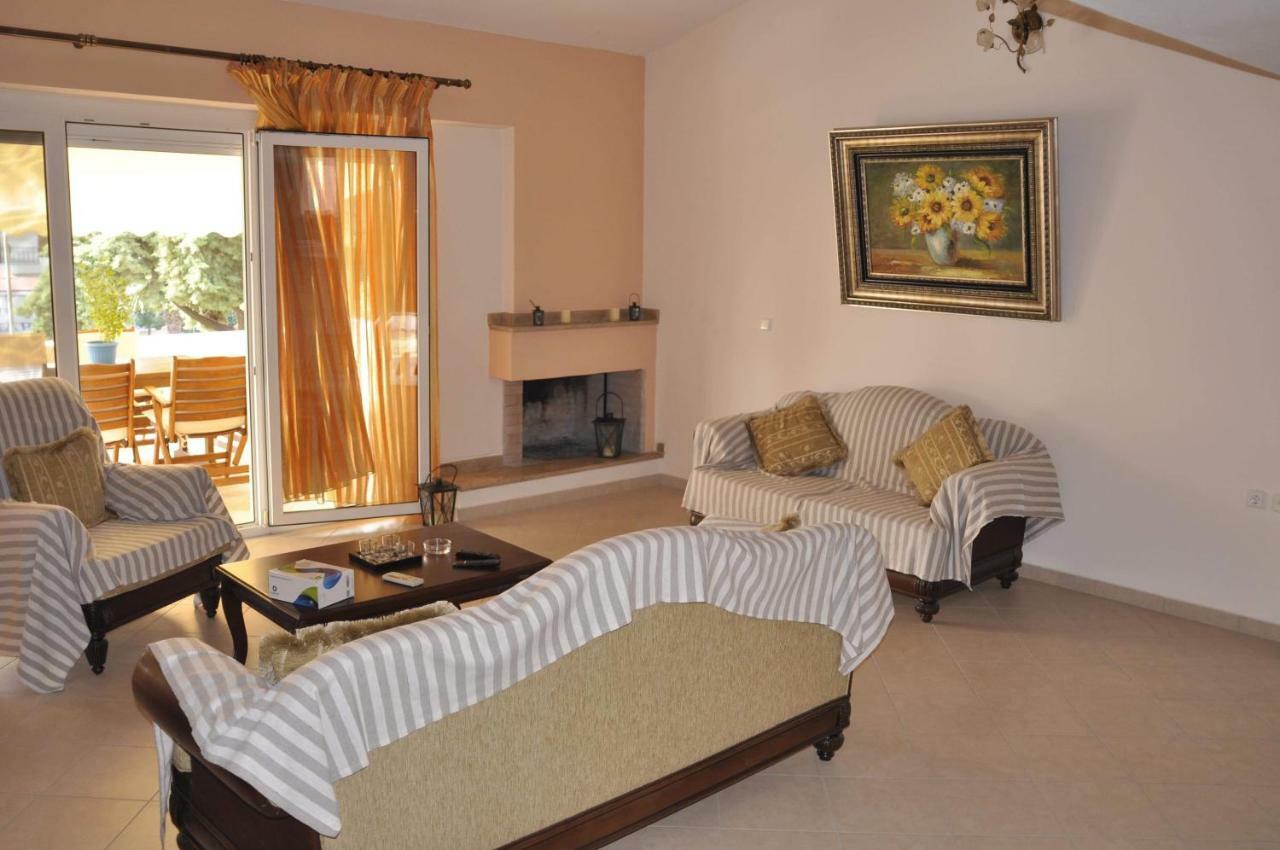 Feel Free Villa Palaiontsiflikion Ngoại thất bức ảnh