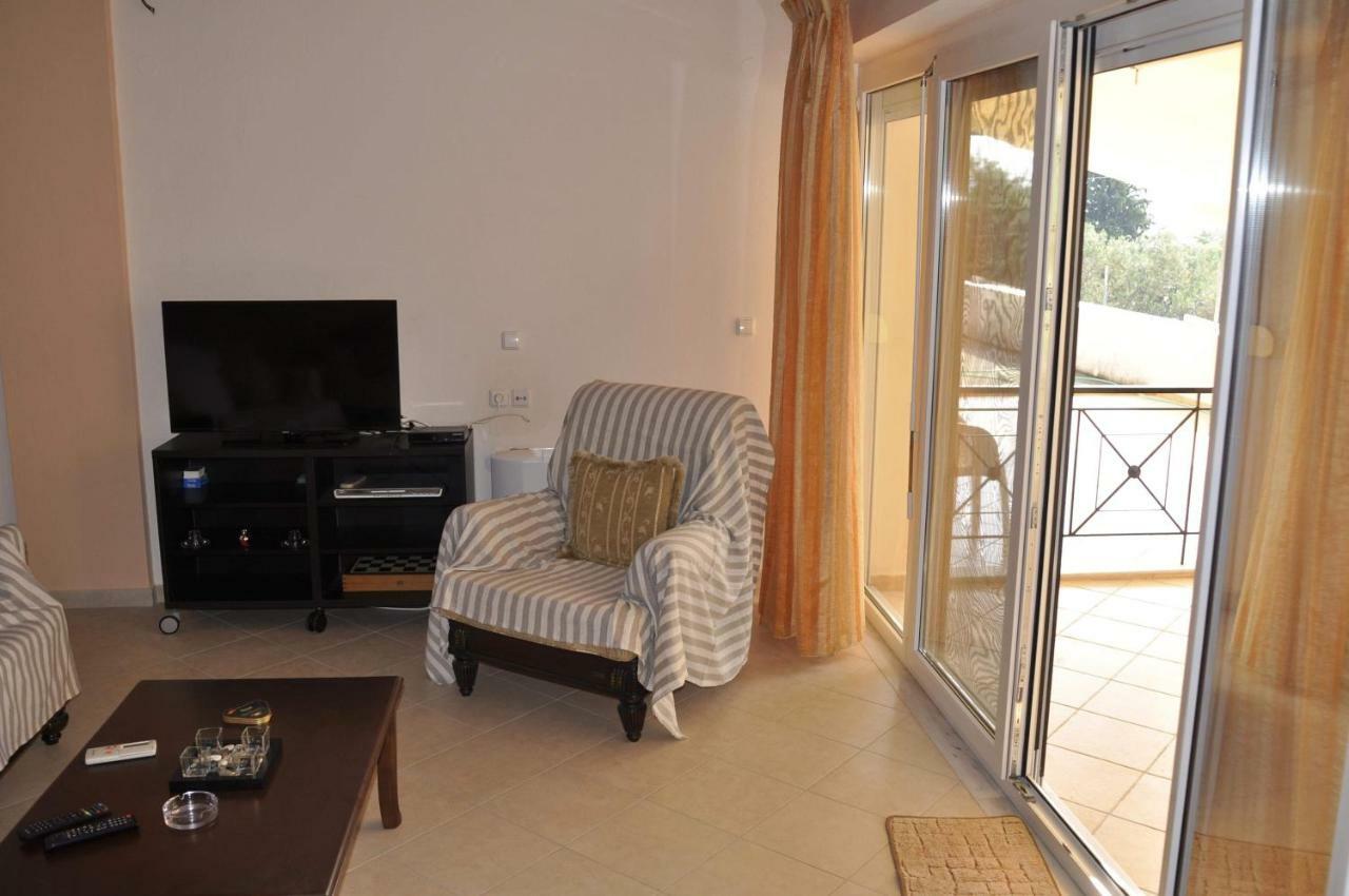 Feel Free Villa Palaiontsiflikion Ngoại thất bức ảnh